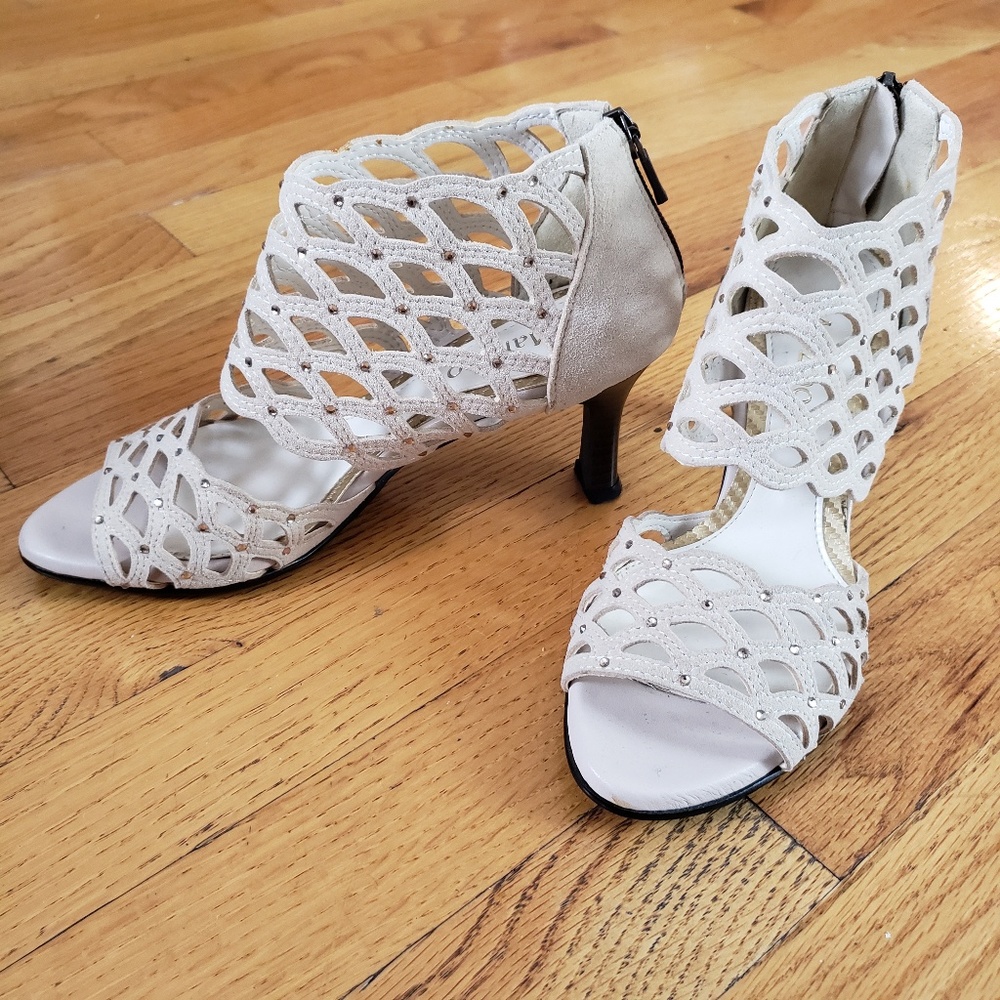 Sandals - Picture 2 of 3